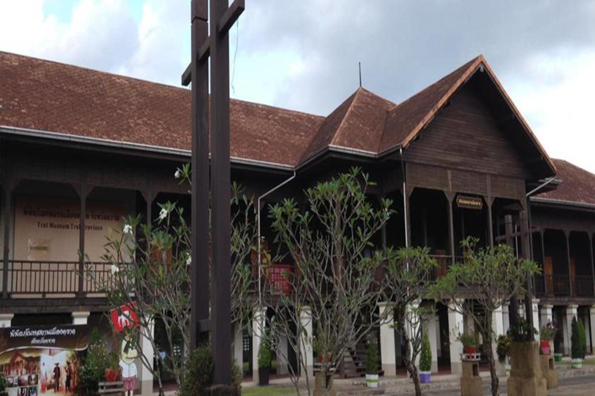BaanRimNam Resort Trat Exterior foto
